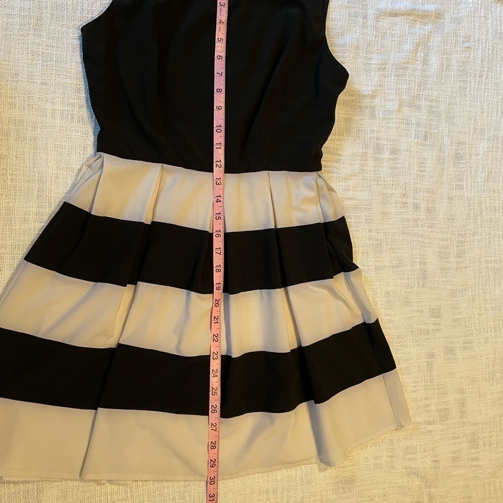 B. Smart Semi-Formal Black & White Stripped Dress- Size 7/8 - Picture 8 of 11